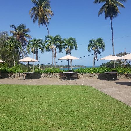 Mount Irvine Bay Resort Black Rock Bagian luar foto