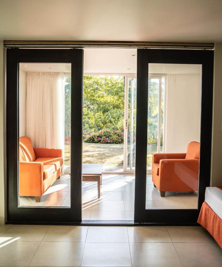 Mount Irvine Bay Resort Black Rock Bagian luar foto