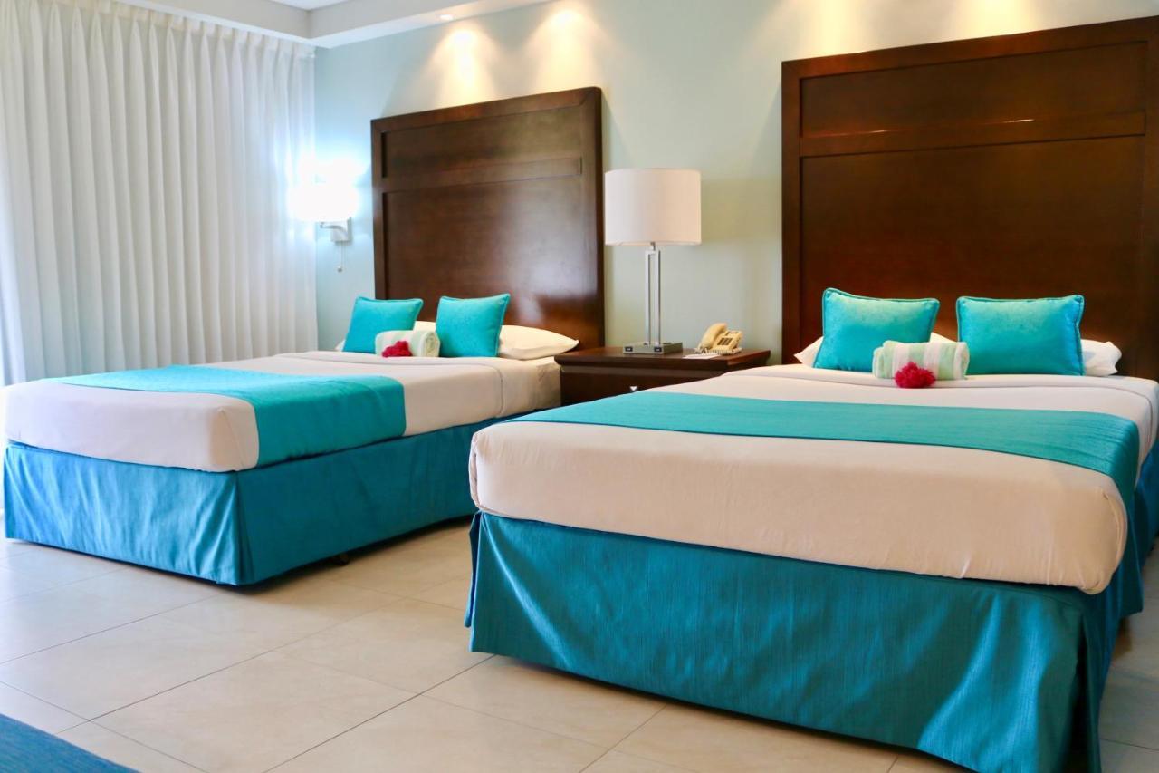 Mount Irvine Bay Resort Black Rock Bagian luar foto