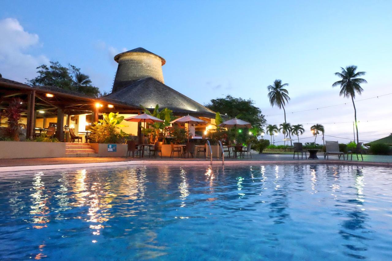 Mount Irvine Bay Resort Black Rock Bagian luar foto