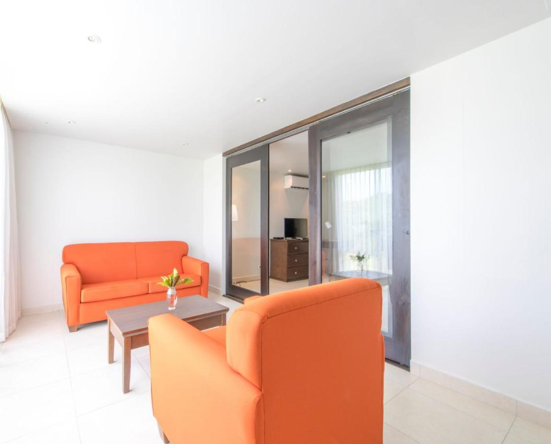 Mount Irvine Bay Resort Black Rock Bagian luar foto