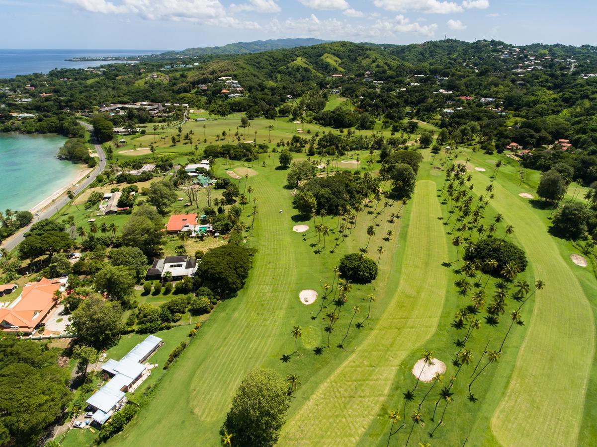Mount Irvine Bay Resort Black Rock Bagian luar foto