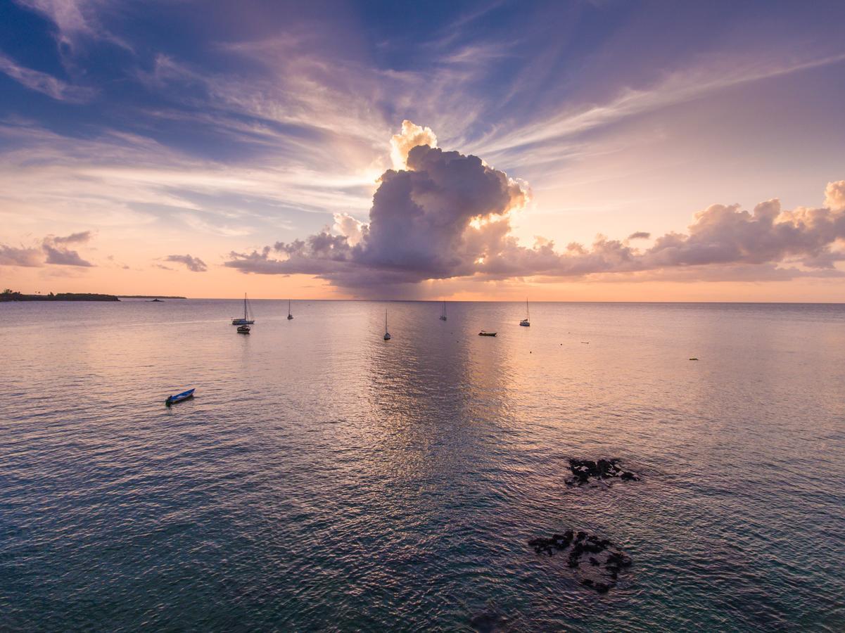 Mount Irvine Bay Resort Black Rock Bagian luar foto