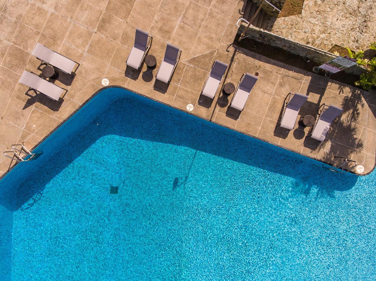 Mount Irvine Bay Resort Black Rock Bagian luar foto