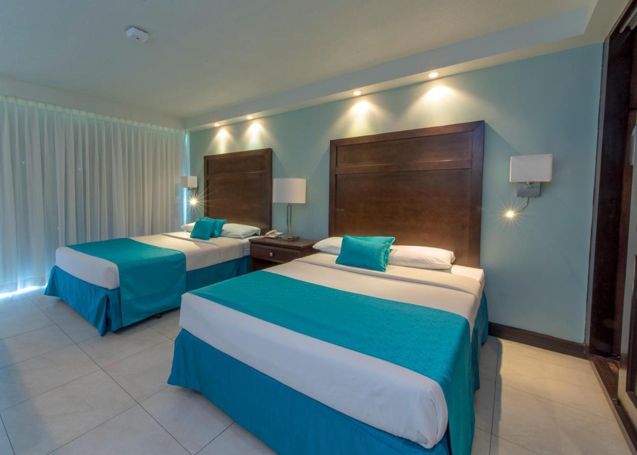 Mount Irvine Bay Resort Black Rock Bagian luar foto